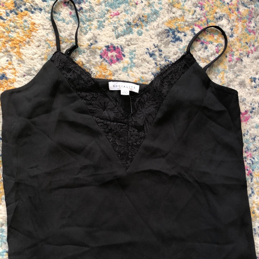 New with tags tank w/lace ✨✨✨